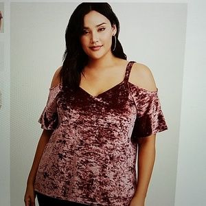 💥HOST PICK💥 Plum Velvet Cold Shoulder Top 22/24